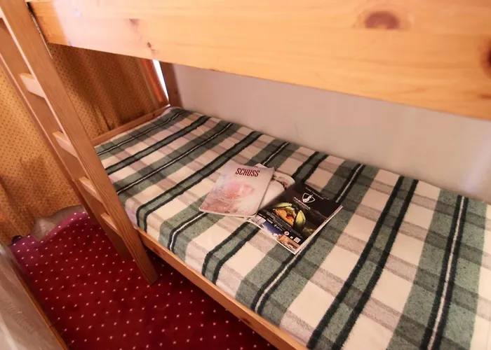 Neves - Agreable 2 Pieces Pour 5 Personnes Au Coeur Quartier Anime De La Station Mae-7528 Daire *